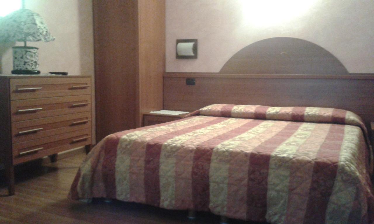 Hotel Cristallo Cerreto Laghi Pokój zdjęcie