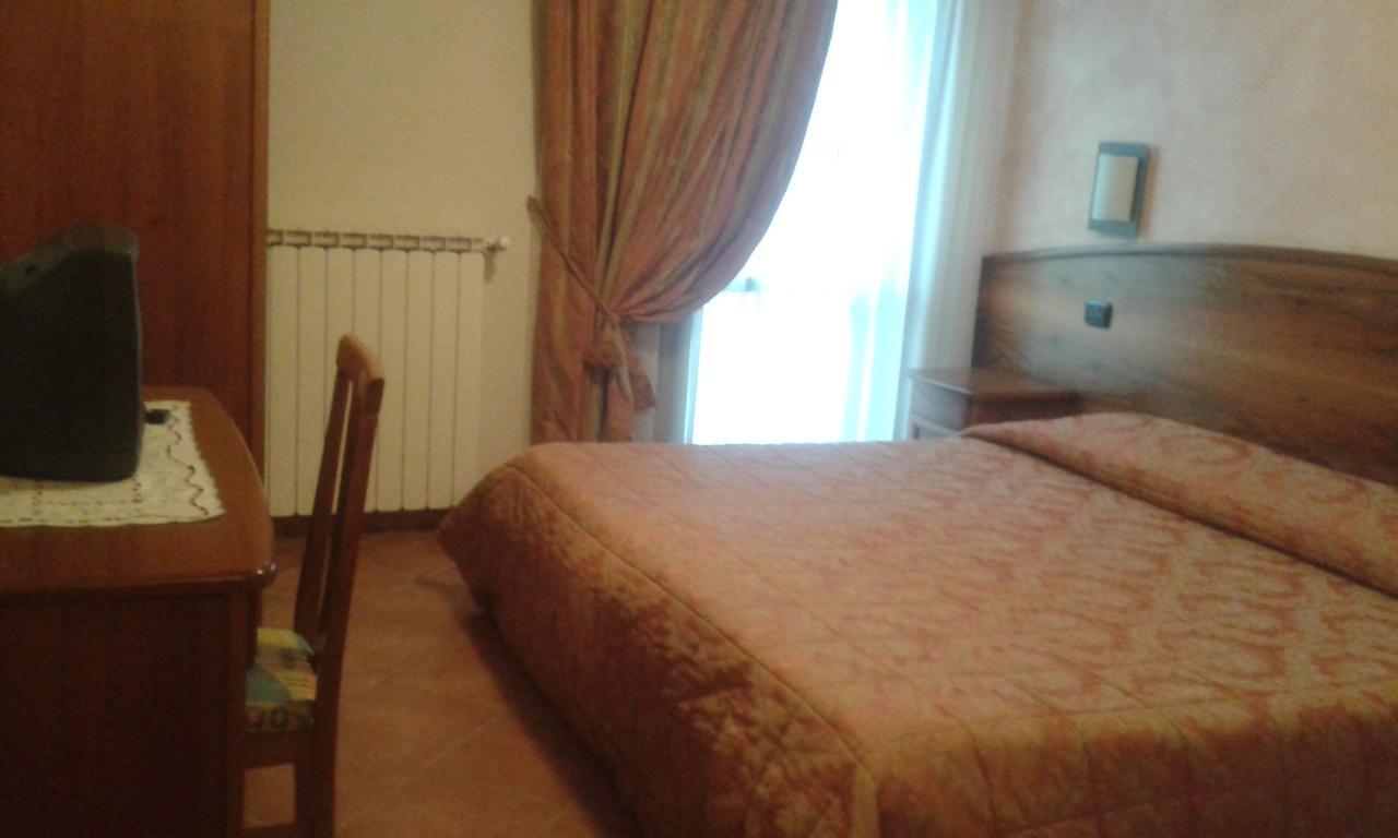 Hotel Cristallo Cerreto Laghi Pokój zdjęcie
